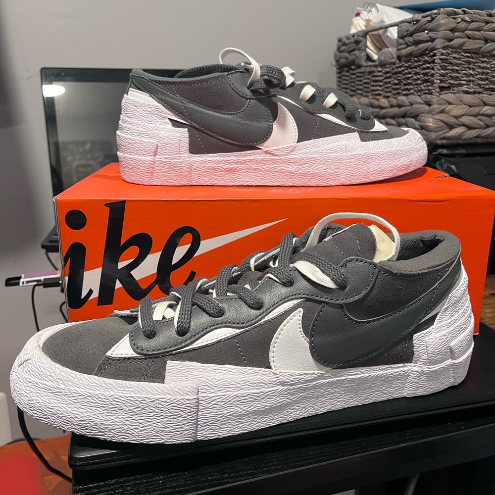 Nike Sacai Blazer Low Men's Sz 10.5 Iron Grey DD1877-002 New